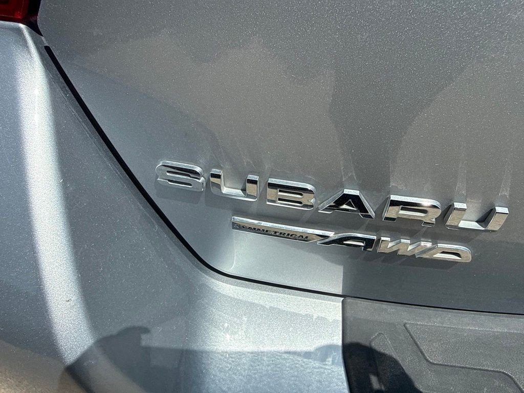 Used 2015 Silver Subaru 2.0i Limited image 9