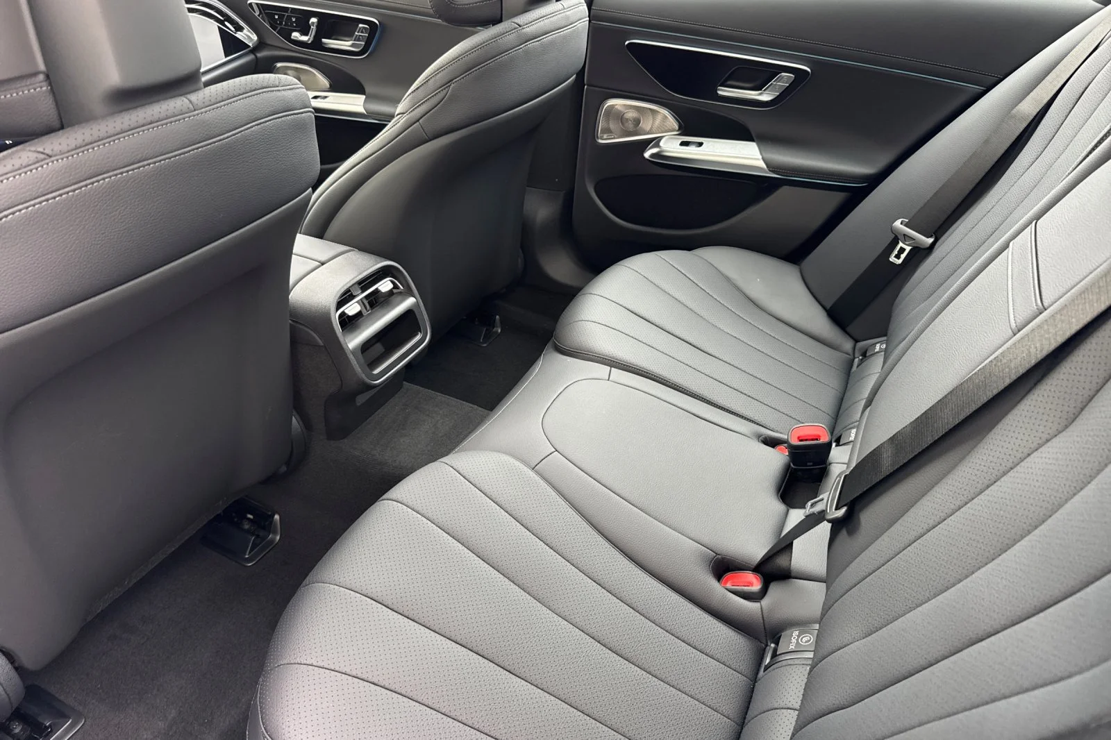 New 2027 Cirrus Silver Metallic Mercedes-Benz E 350 image 9
