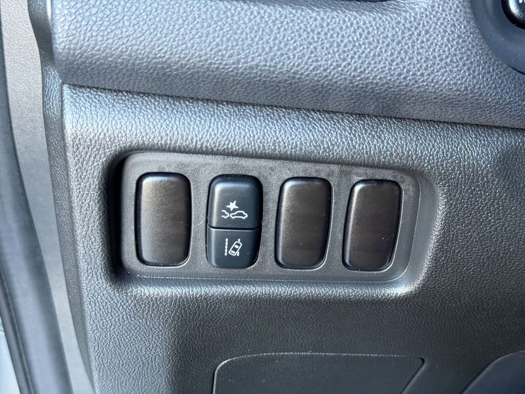 2025 Mitsubishi Outlander Sport ES - Photo 25