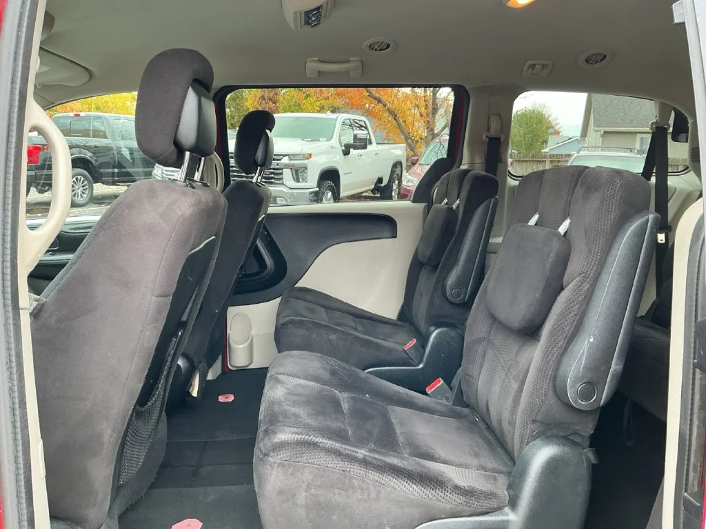 Used 2014 Red Dodge SXT image 26