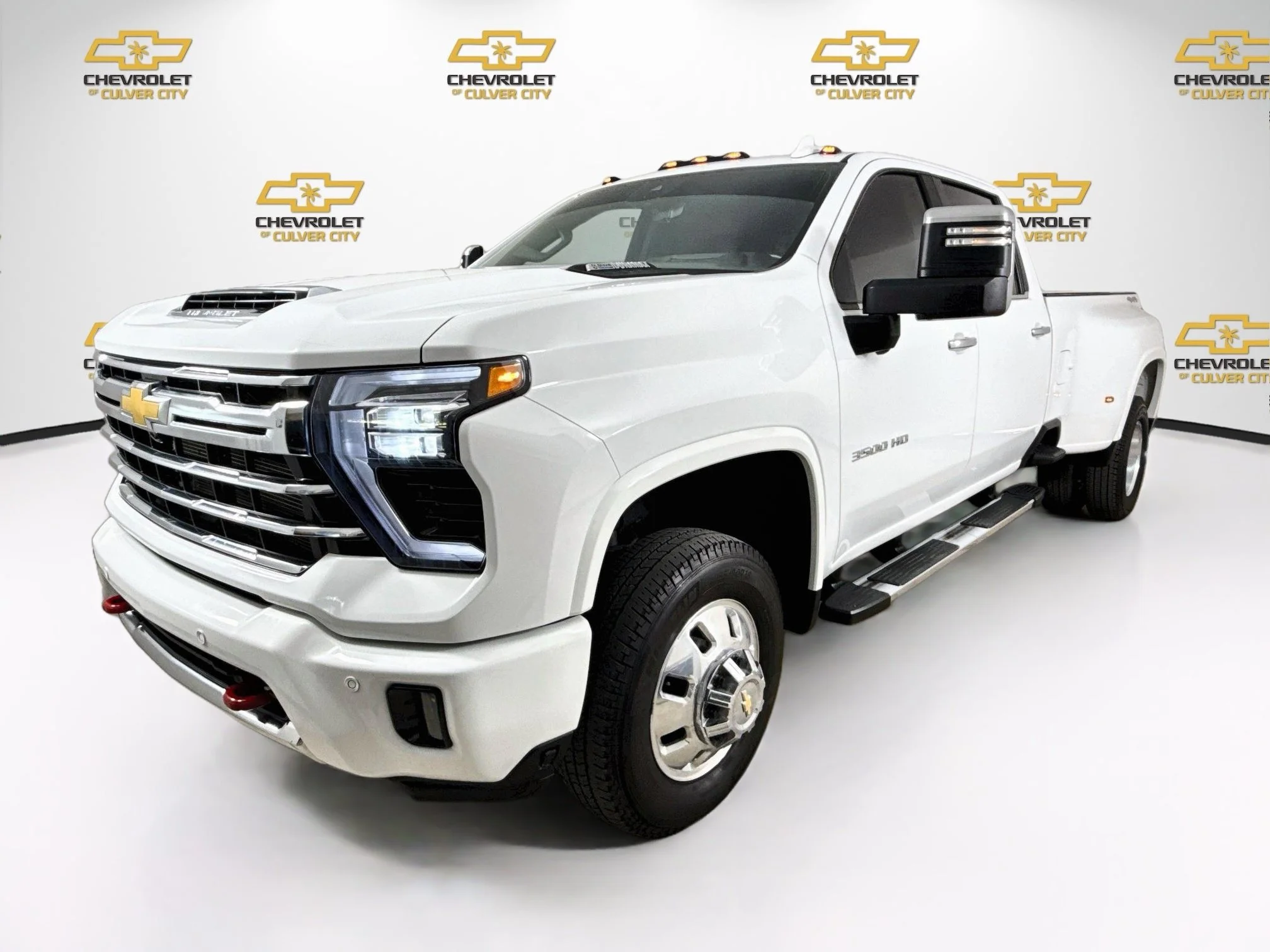 Used 2024 Summit White Chevrolet LTZ DRW image 3