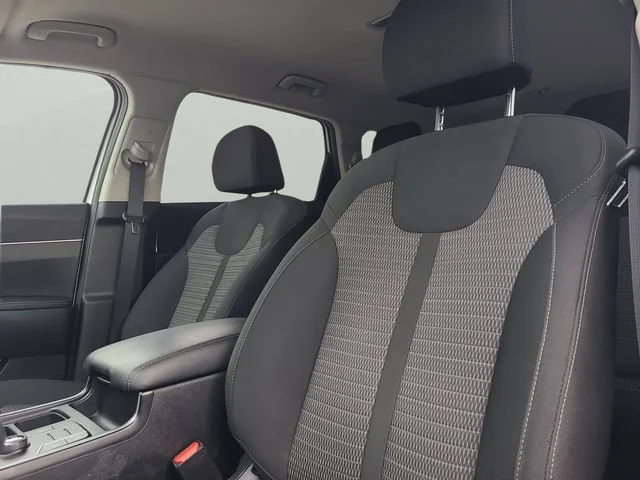 Used 2023 White Kia LX image 20