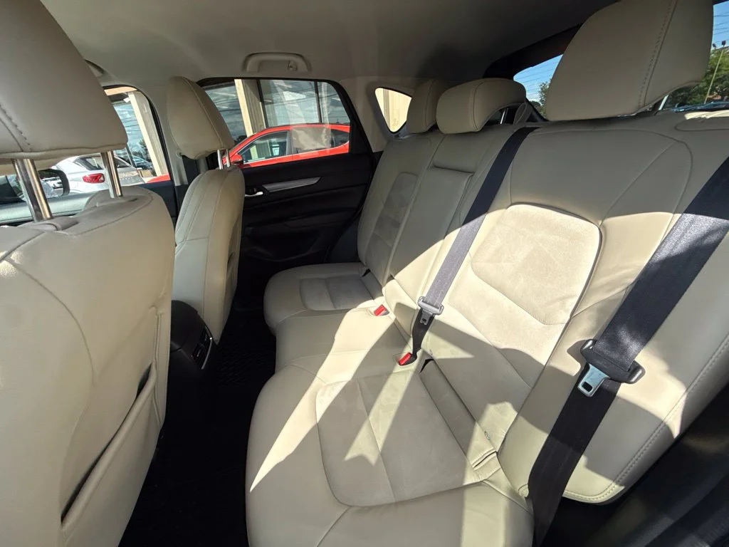 Used 2021 White Mazda Touring image 28
