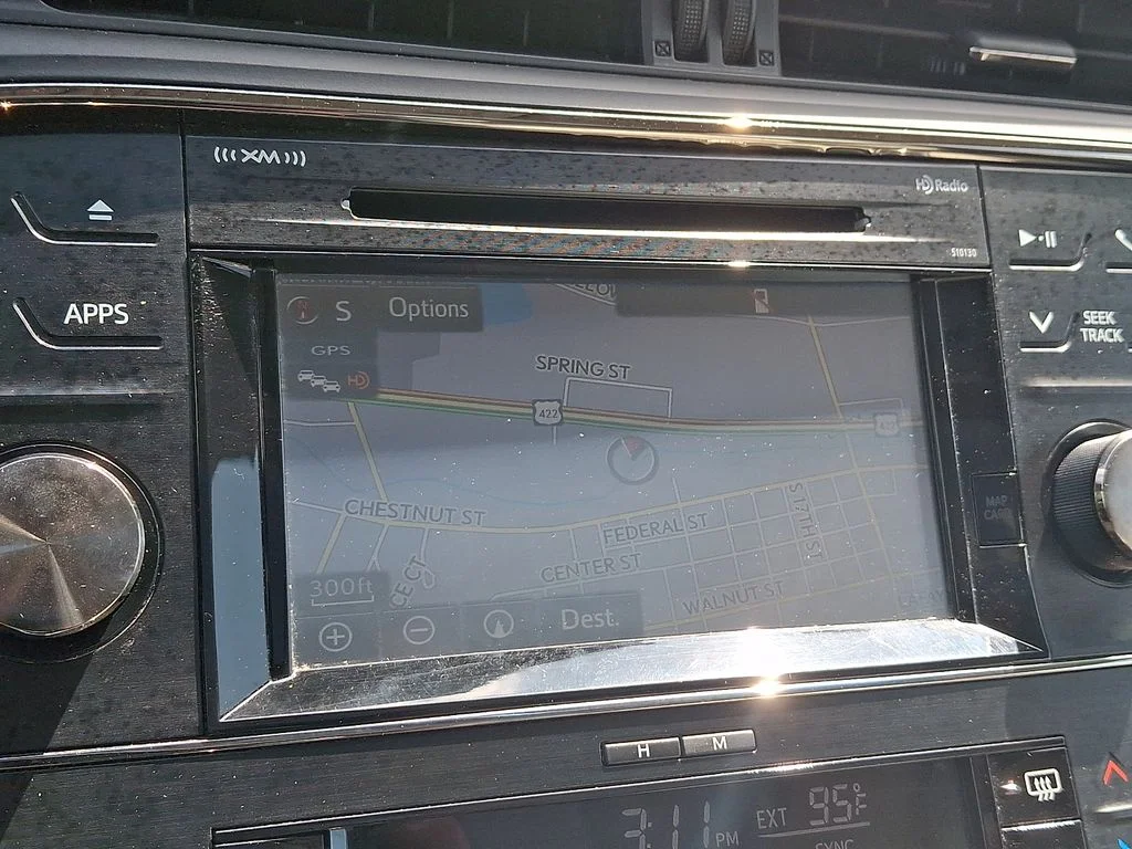 Used 2016 Gray Toyota XLE Premium image 17