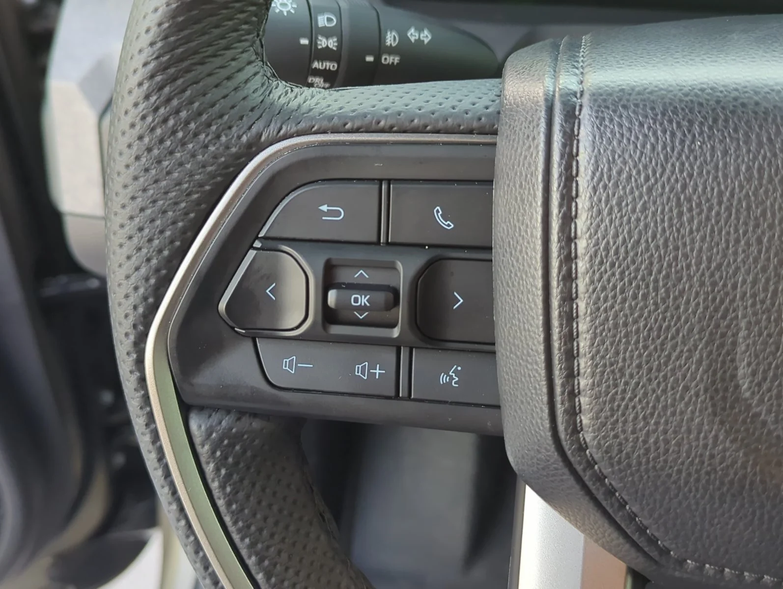 Used 2026 Bronze Oxide Toyota Trailhunter Hybrid image 17