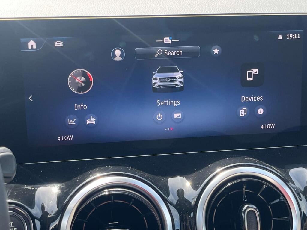 New 2026 Polar White Mercedes-Benz GLA 250 image 26
