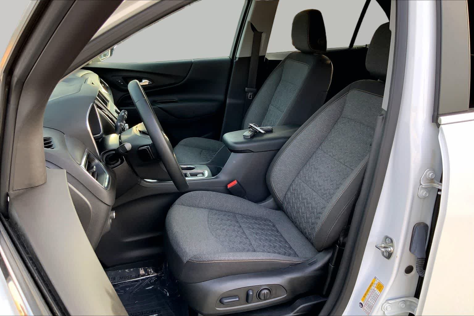 Used 2024 Summit White Chevrolet LT image 8