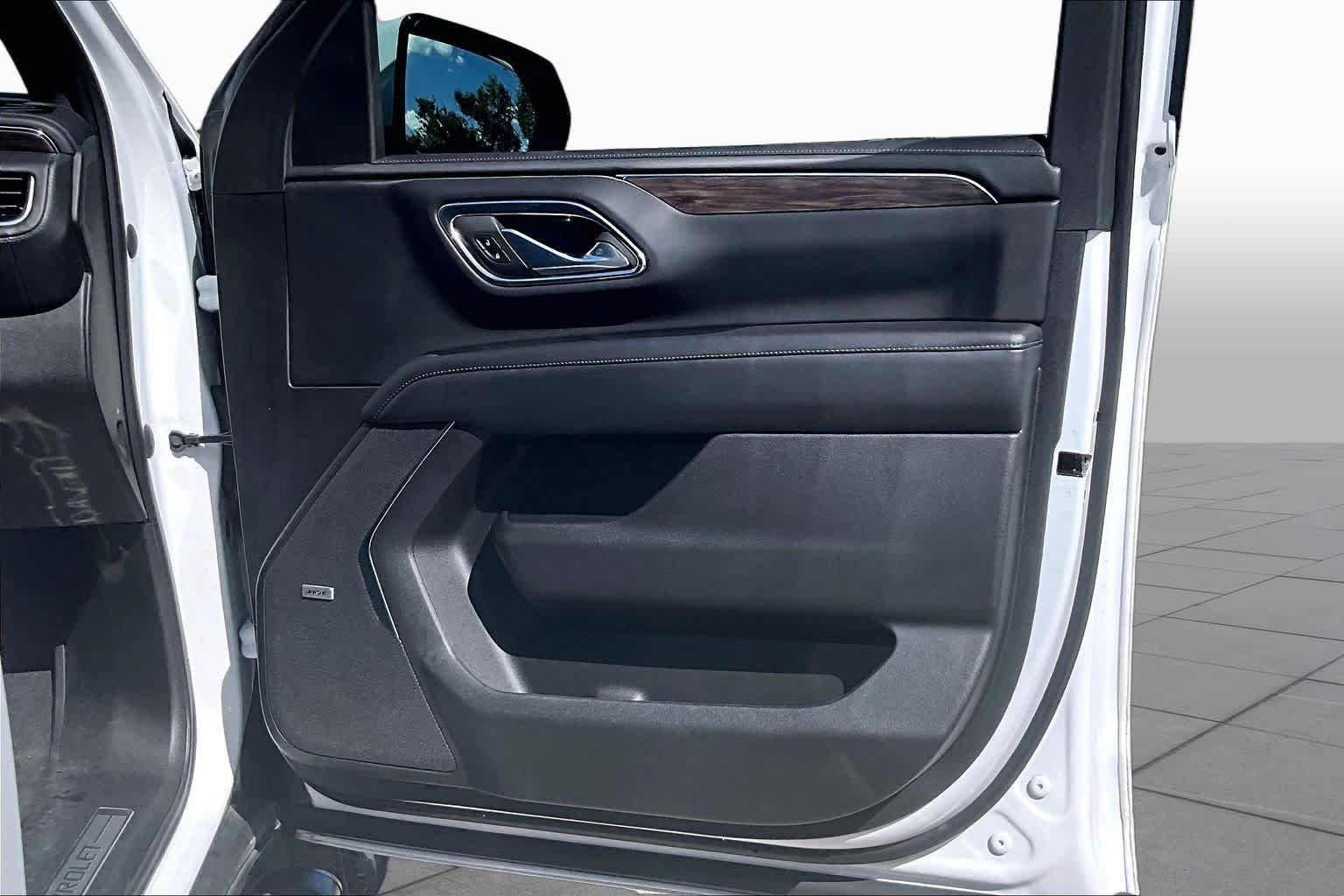 Used 2023 Summit White Chevrolet Z71 image 27