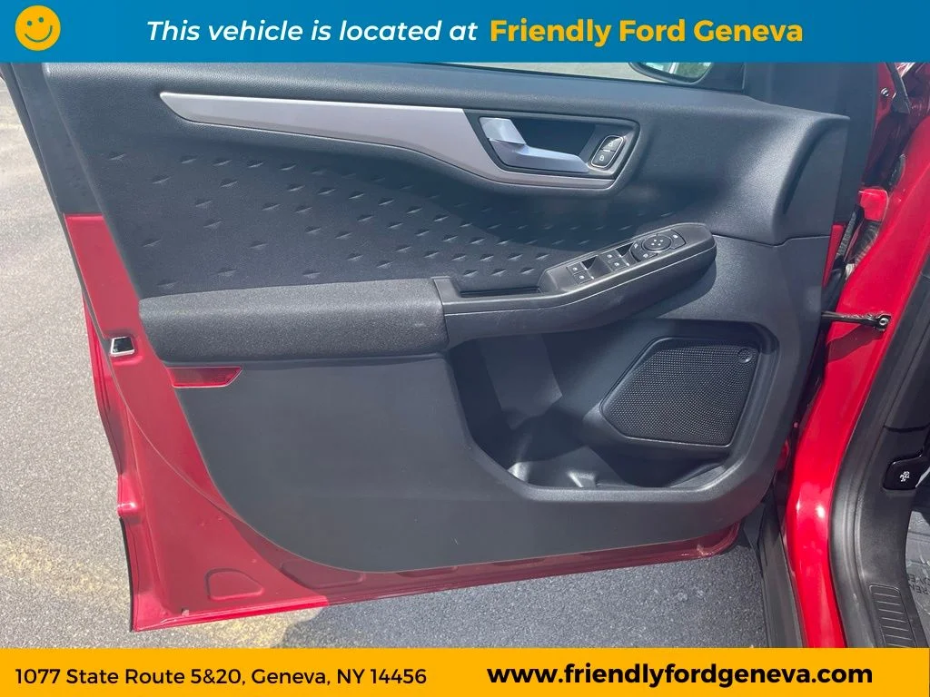 Used 2020 Red Ford SE image 11