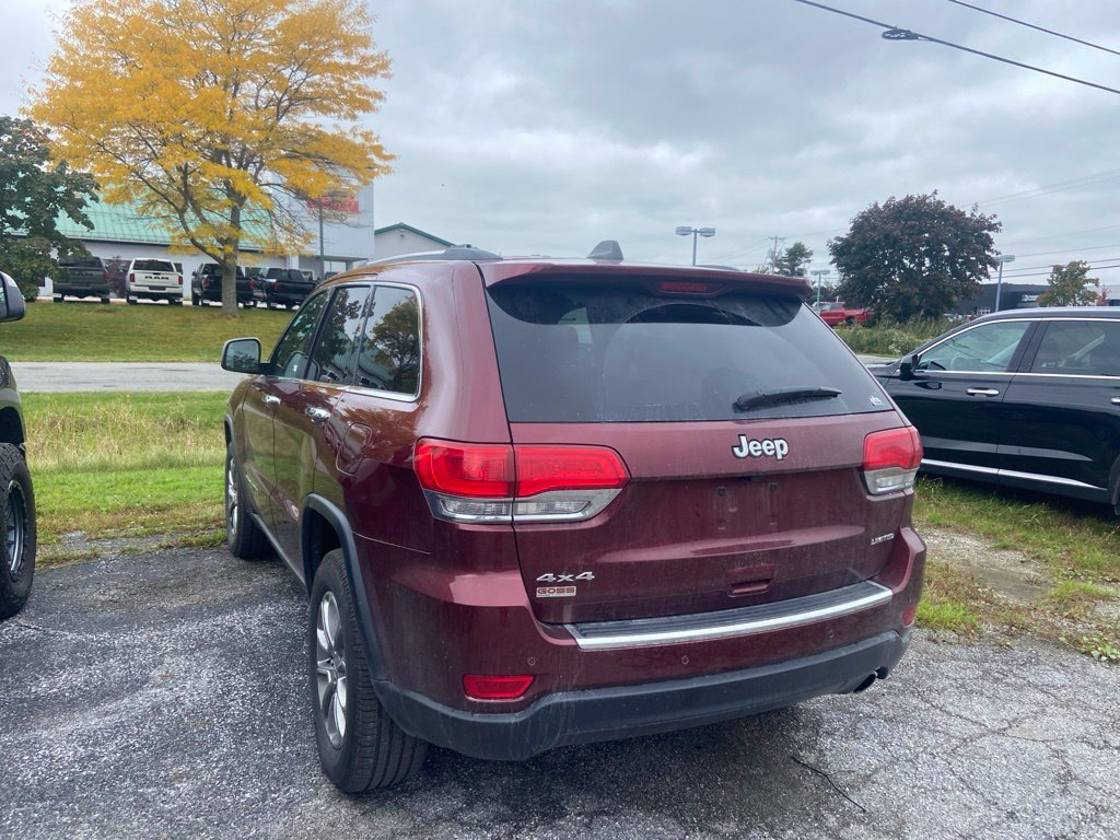 Used 2019 Velvet Red Pearlcoat Jeep Limited image 4