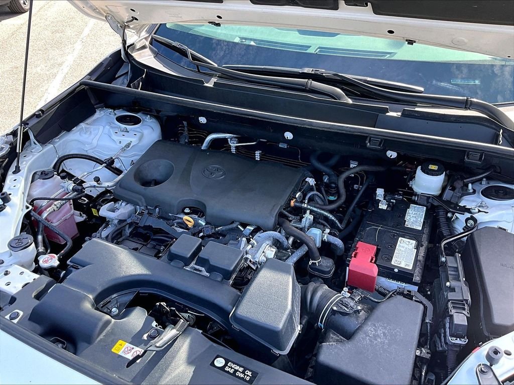 Used 2025 White Toyota XLE image 35