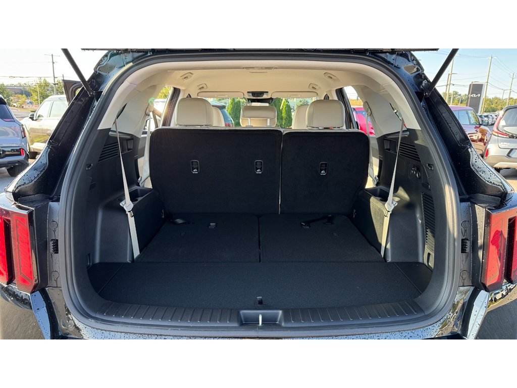 2025 Kia Sorento S photo 4