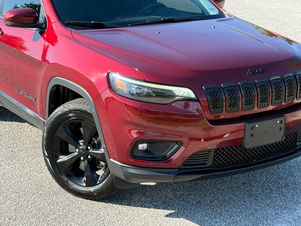 Used 2020 Red Jeep Latitude Plus image 4