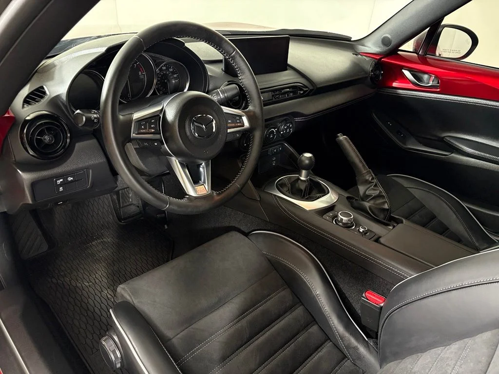 Used 2025 Red Mazda Club image 19
