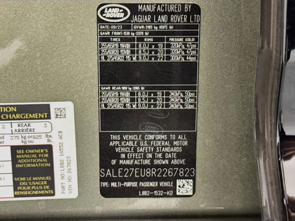 Used 2024 Green Land Rover X-Dynamic SE image 33
