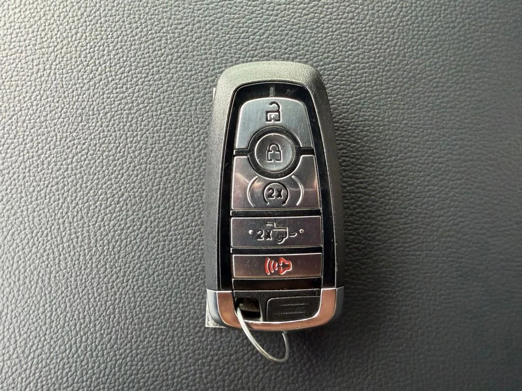 Used 2024 Rapid Red Metallic Tinted Clearcoat Ford XLT image 29