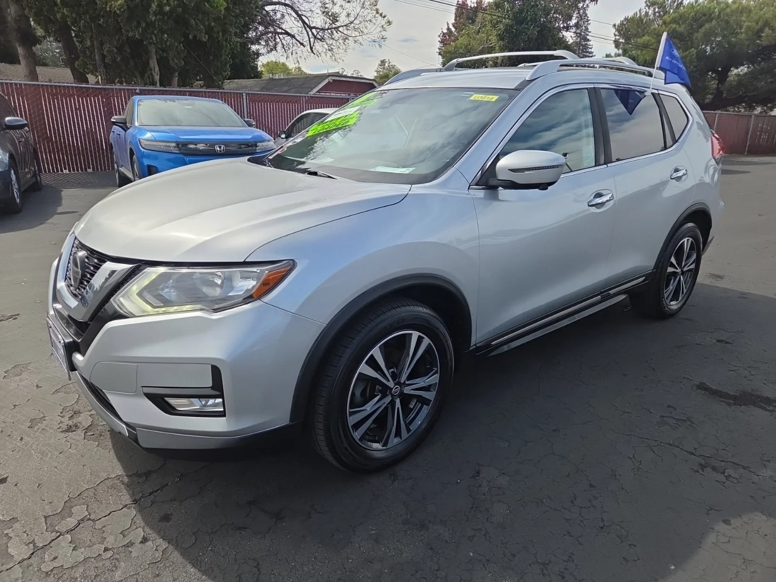 Certified Used 2018 Brilliant Silver Nissan SL image 11
