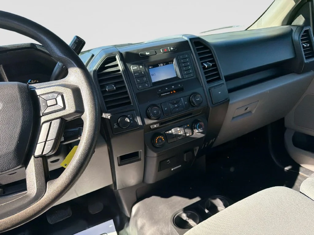 Used 2018 White Ford XL image 22