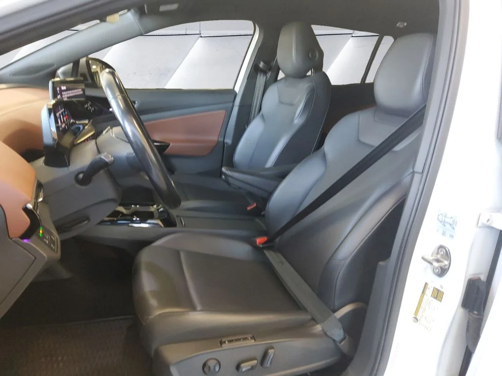 Used 2021  Volkswagen Pro S image 8