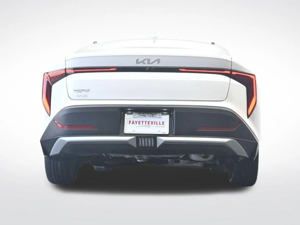 2025 Kia K4 LXS - Photo 34