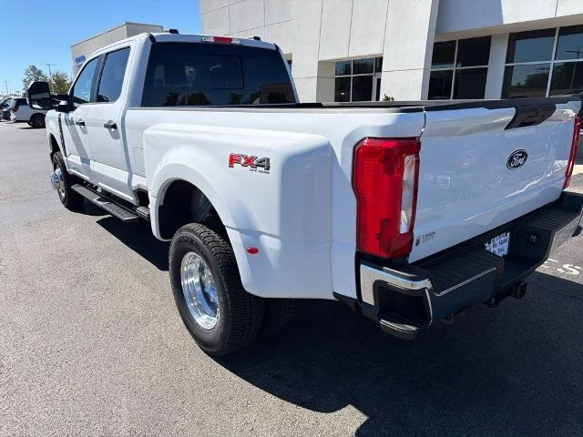 New 2027 Oxford White Ford F-350® XL image 30