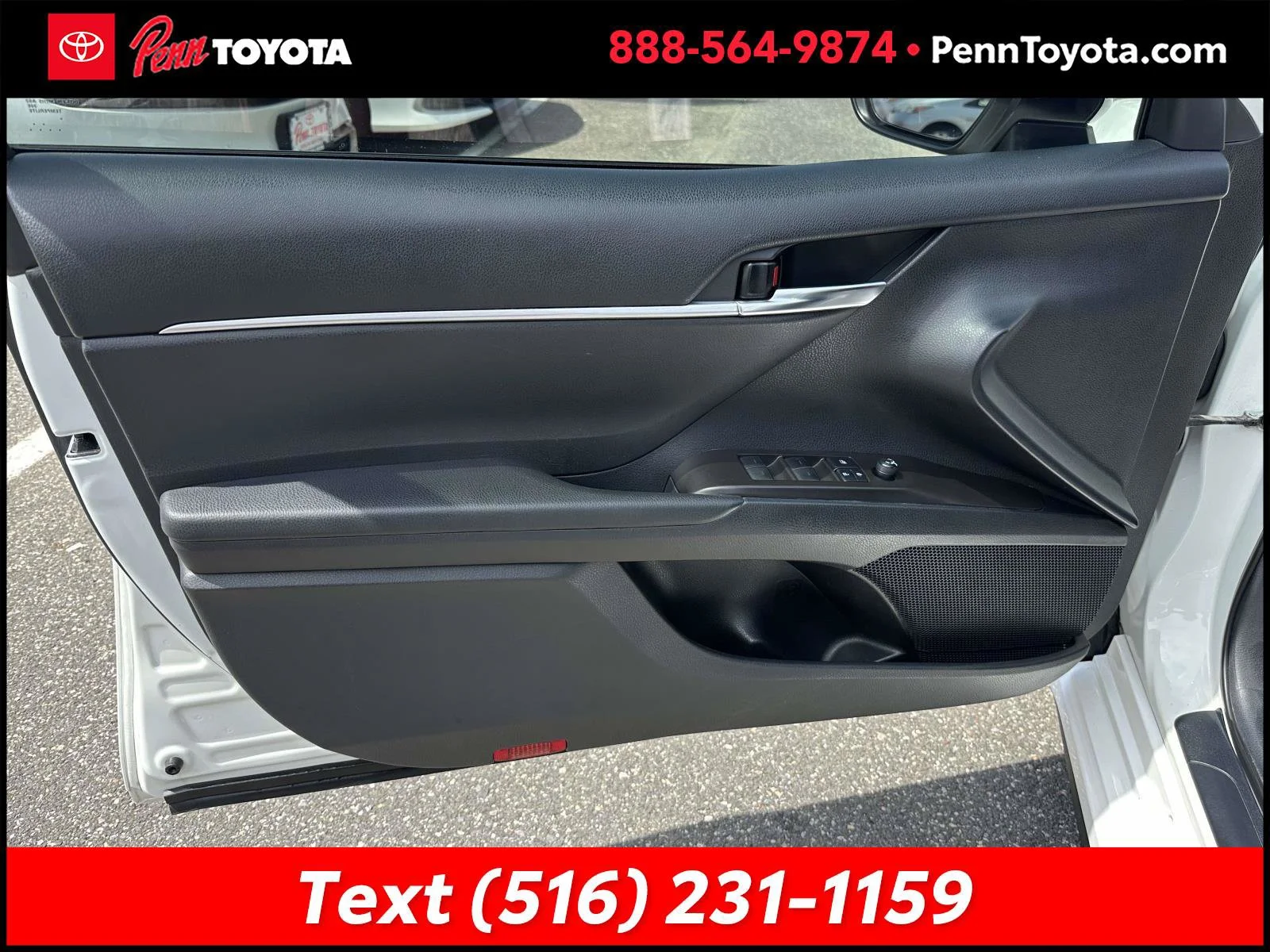 Used 2022 White Toyota SE Nightshade image 13