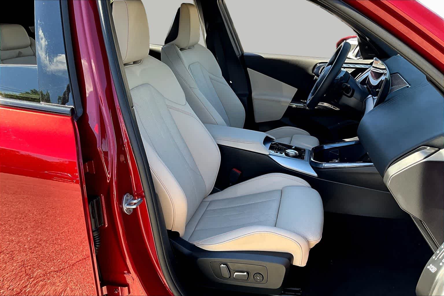 Used 2026 Vegas Red Metallic BMW 30 xDrive image 8