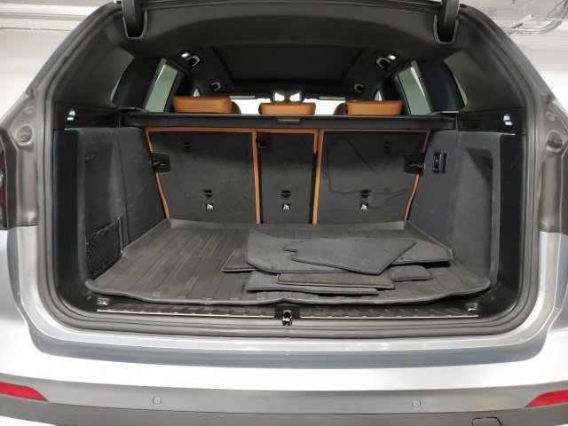 Used 2024 Gray BMW xDrive30i image 25