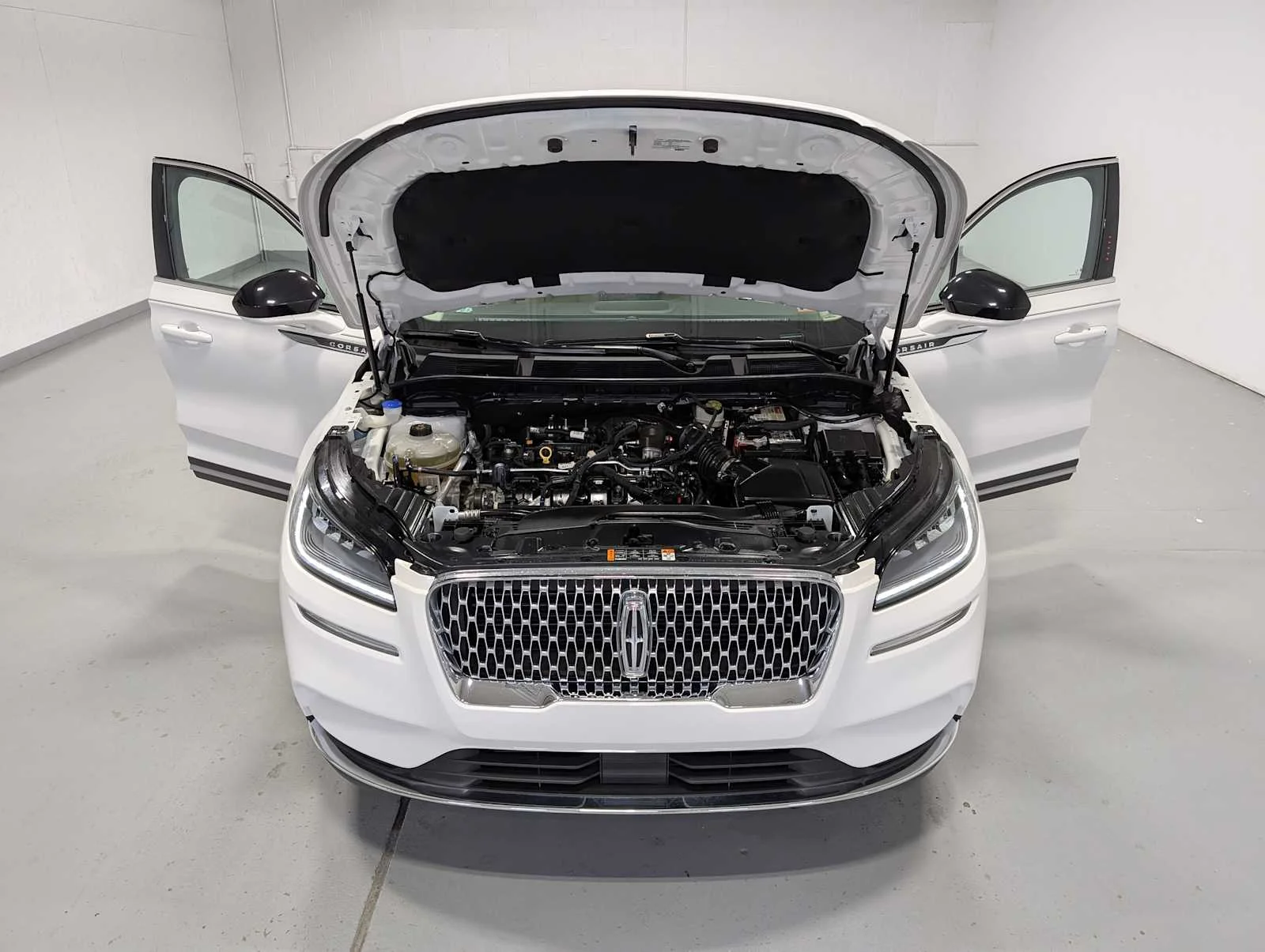 Used 2022 Pristine White Metallic Tri-Coat Lincoln Standard image 13