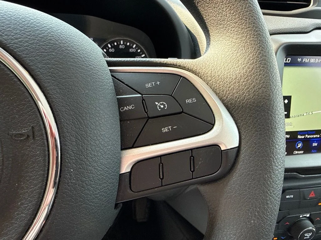 Used 2023 Black Jeep Latitude image 25