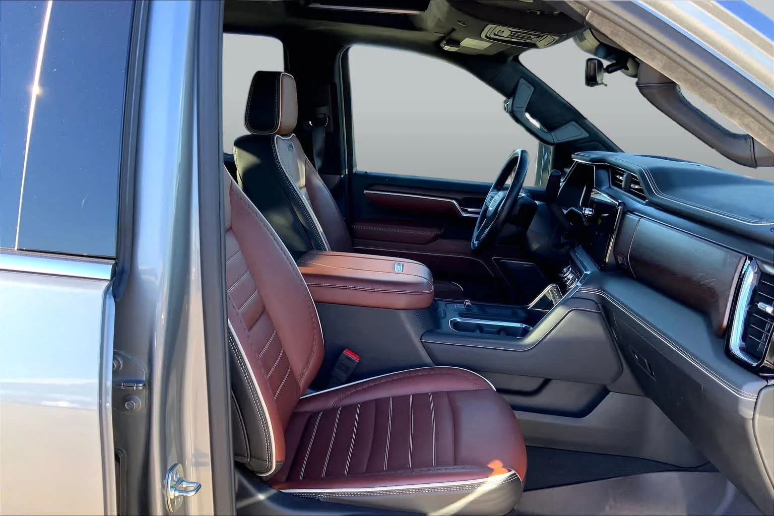 Used 2025 Sterling Metallic GMC Denali Ultimate image 8