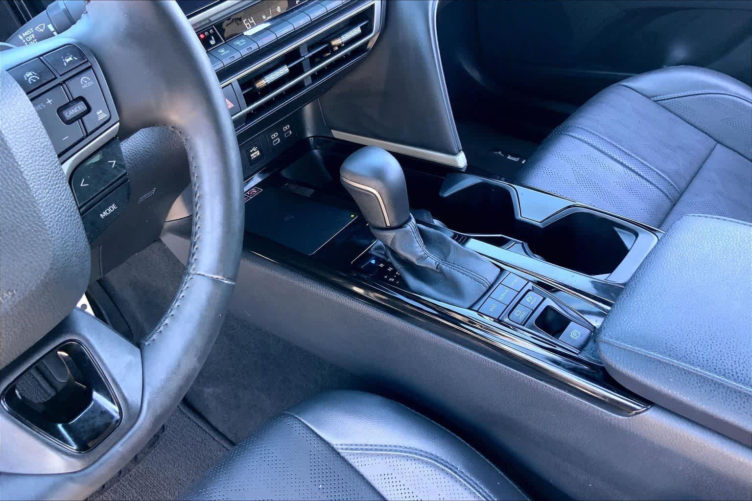 Used 2025 Wind Chill Pearl Toyota XSE image 16