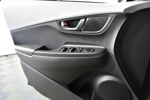 Used 2018 Black Hyundai SEL image 28