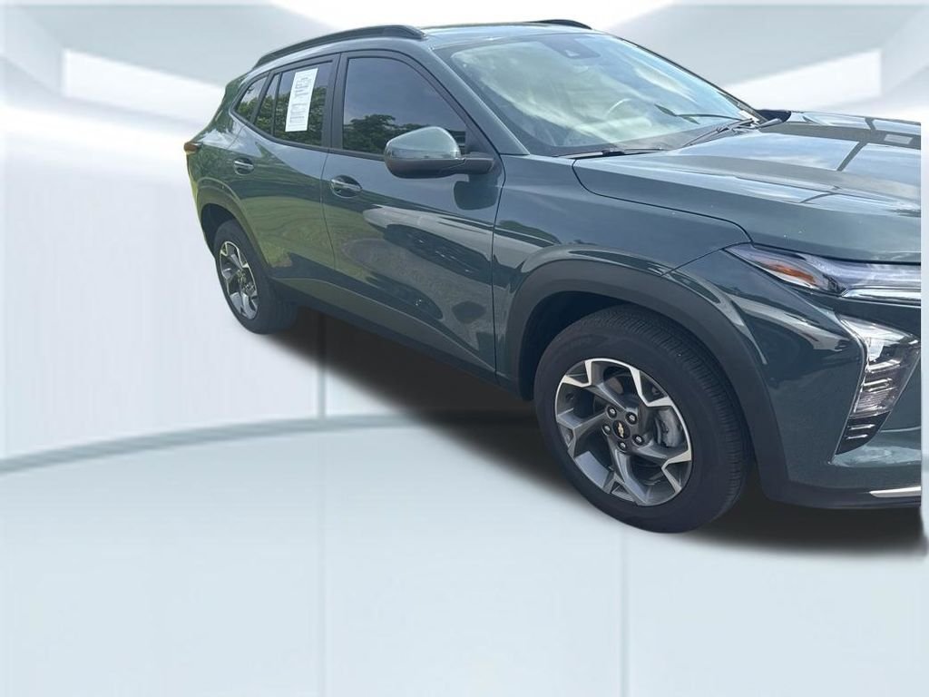 Used 2025 Gray Chevrolet LT image 7