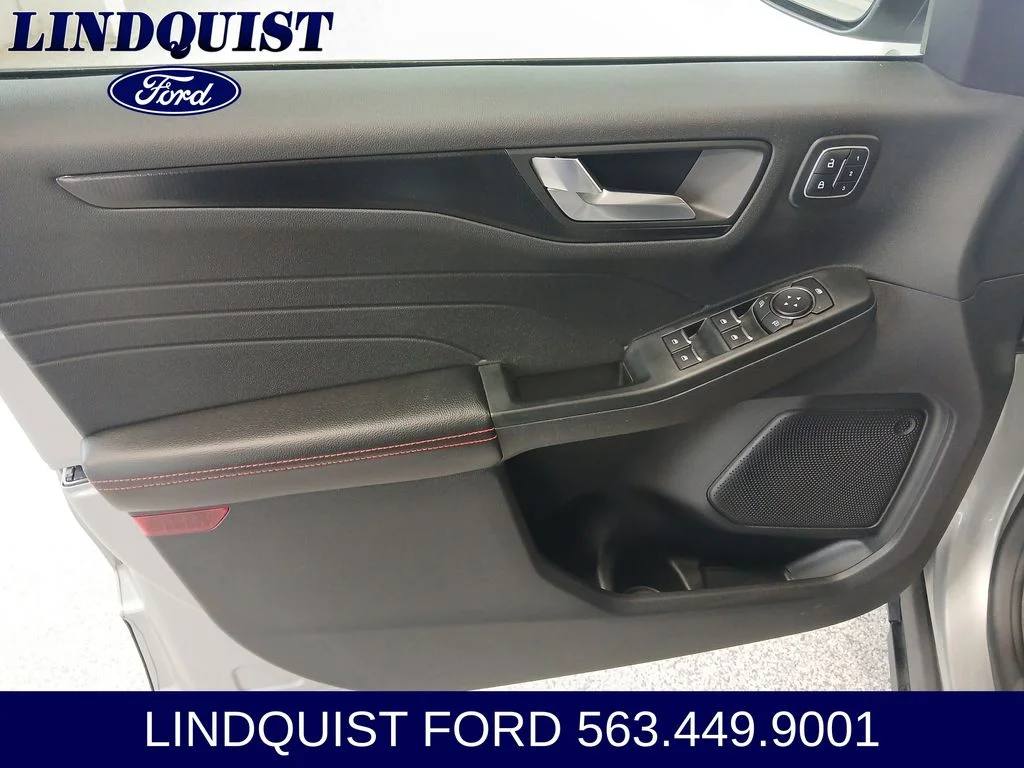 Used 2022 Silver Metallic Ford SEL image 9