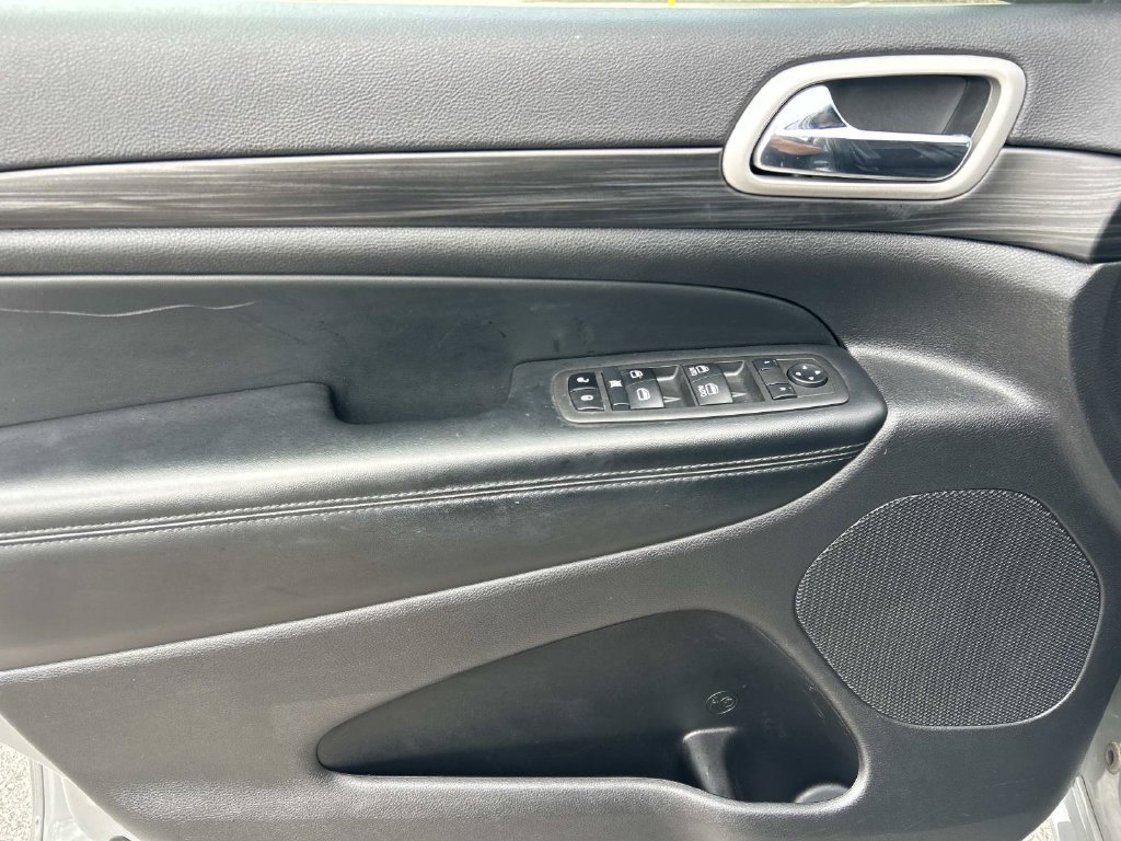 Certified Used 2021 Gray Clearcoat Jeep Laredo X image 25