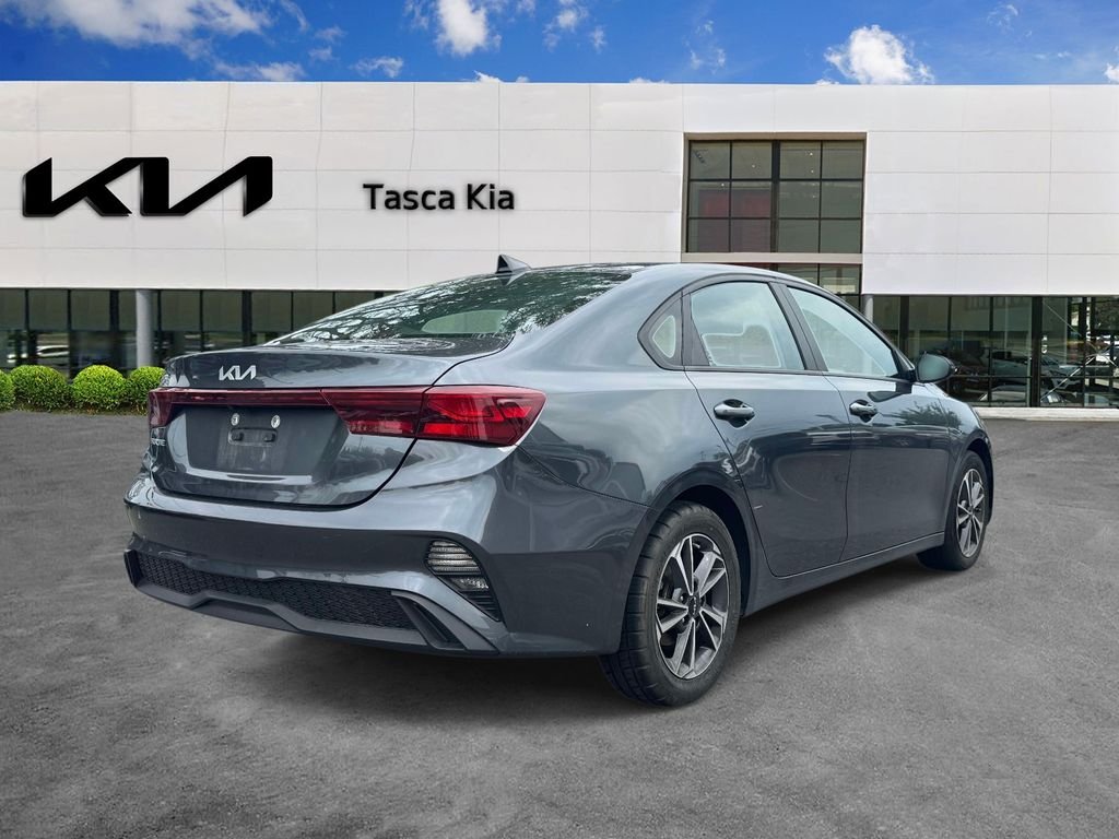 Used 2023 Gray Kia LXS image 4