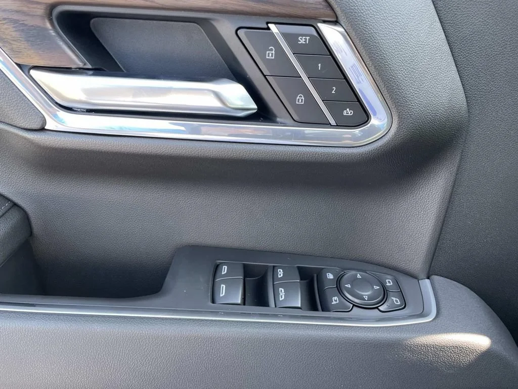 New 2026 Summit White GMC SLT image 20