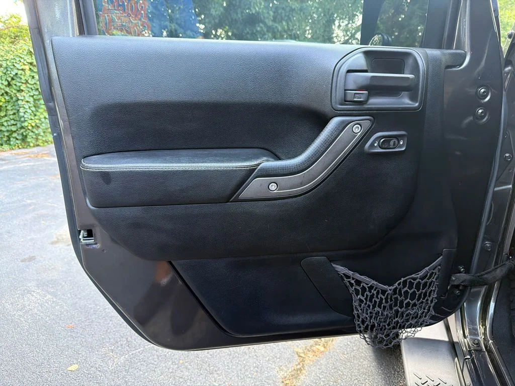 Used 2017 Gray Jeep Sport image 10
