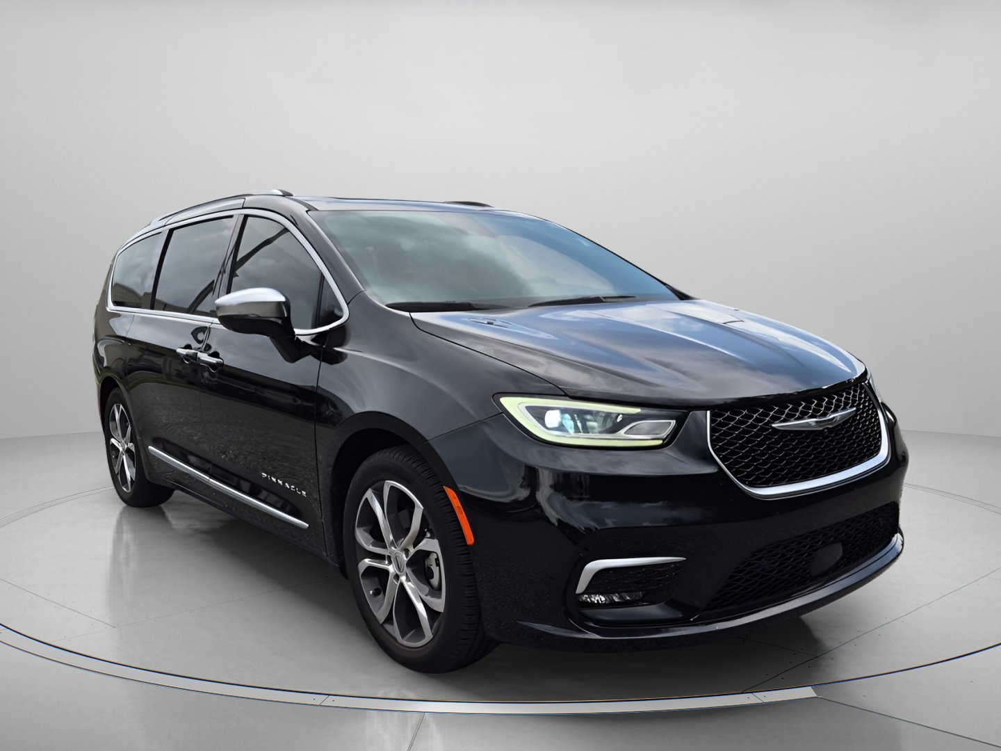 2024 Chrysler Pacifica Pinnacle's photo