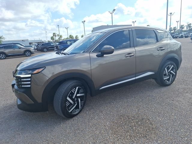 Used 2025 Brown Nissan SV image 3