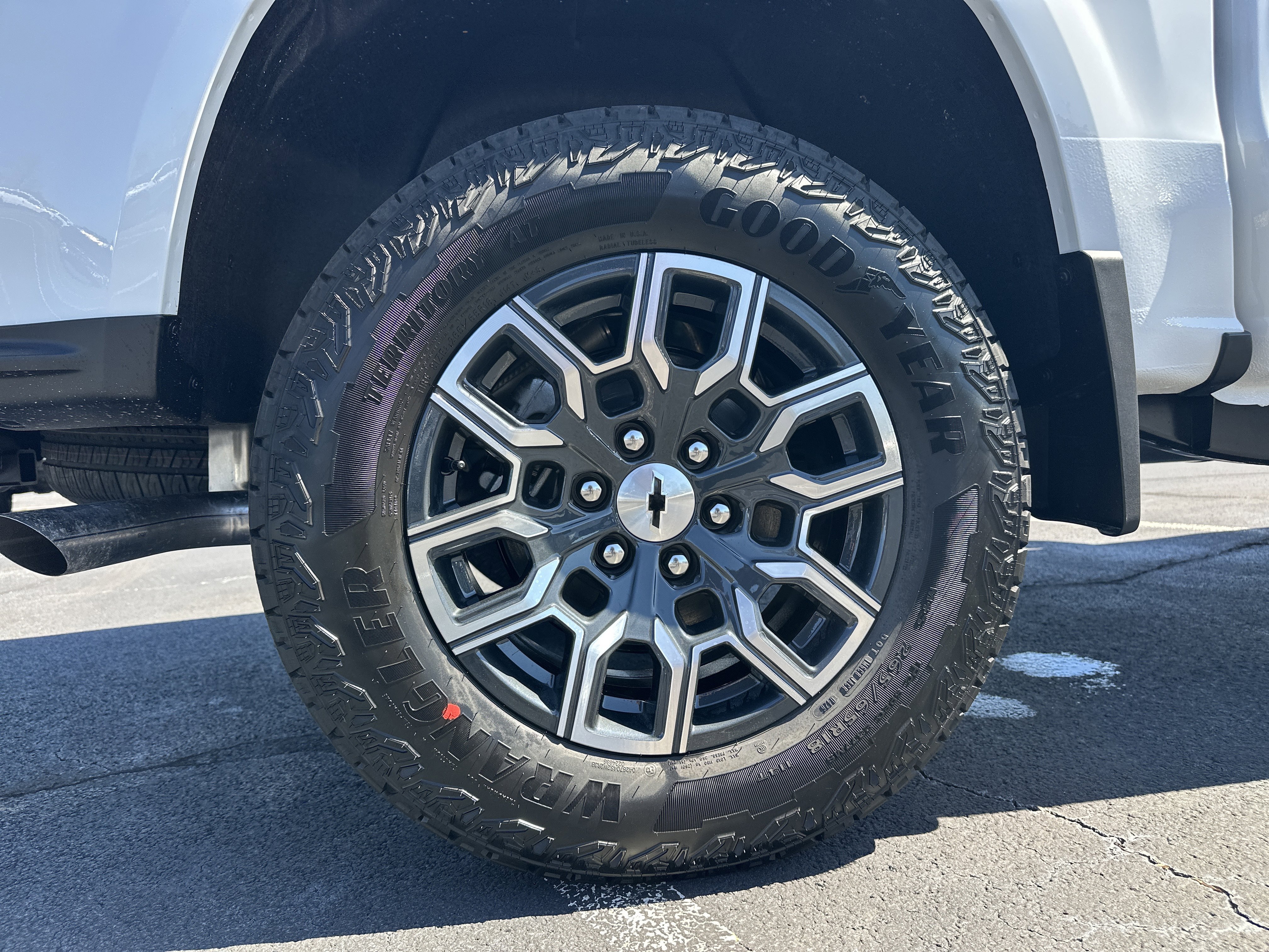 2026 Chevrolet Colorado Z71 - Photo 18