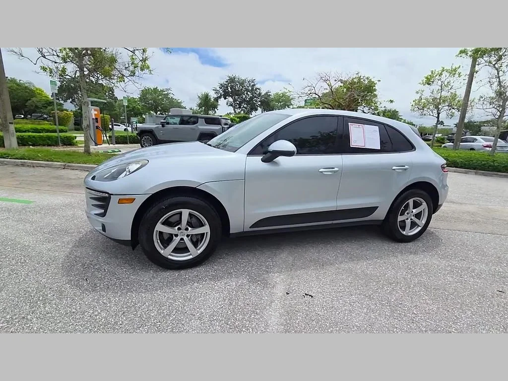 Used 2018 Silver Porsche  image 47