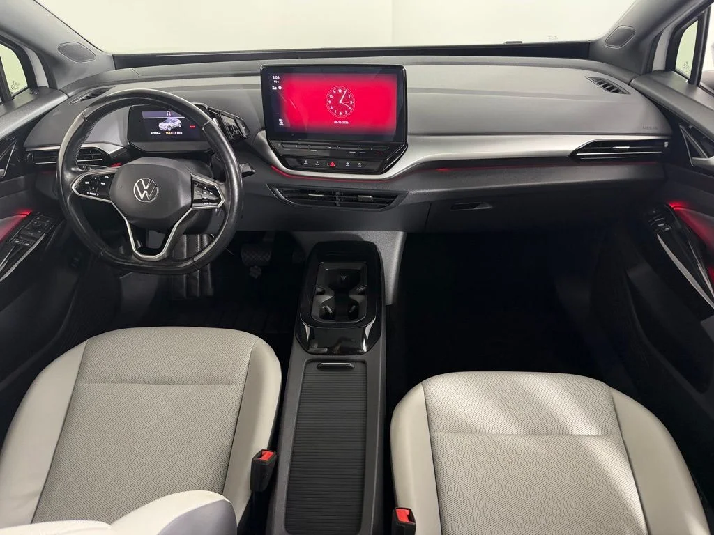 Used 2021 White Volkswagen Pro S image 13