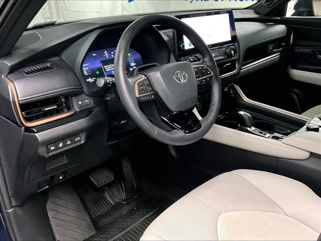 Certified Used 2026  Toyota MAX Platinum image 8