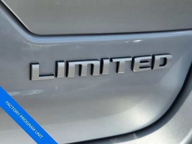 Used 2025 Silver Jeep Limited image 34