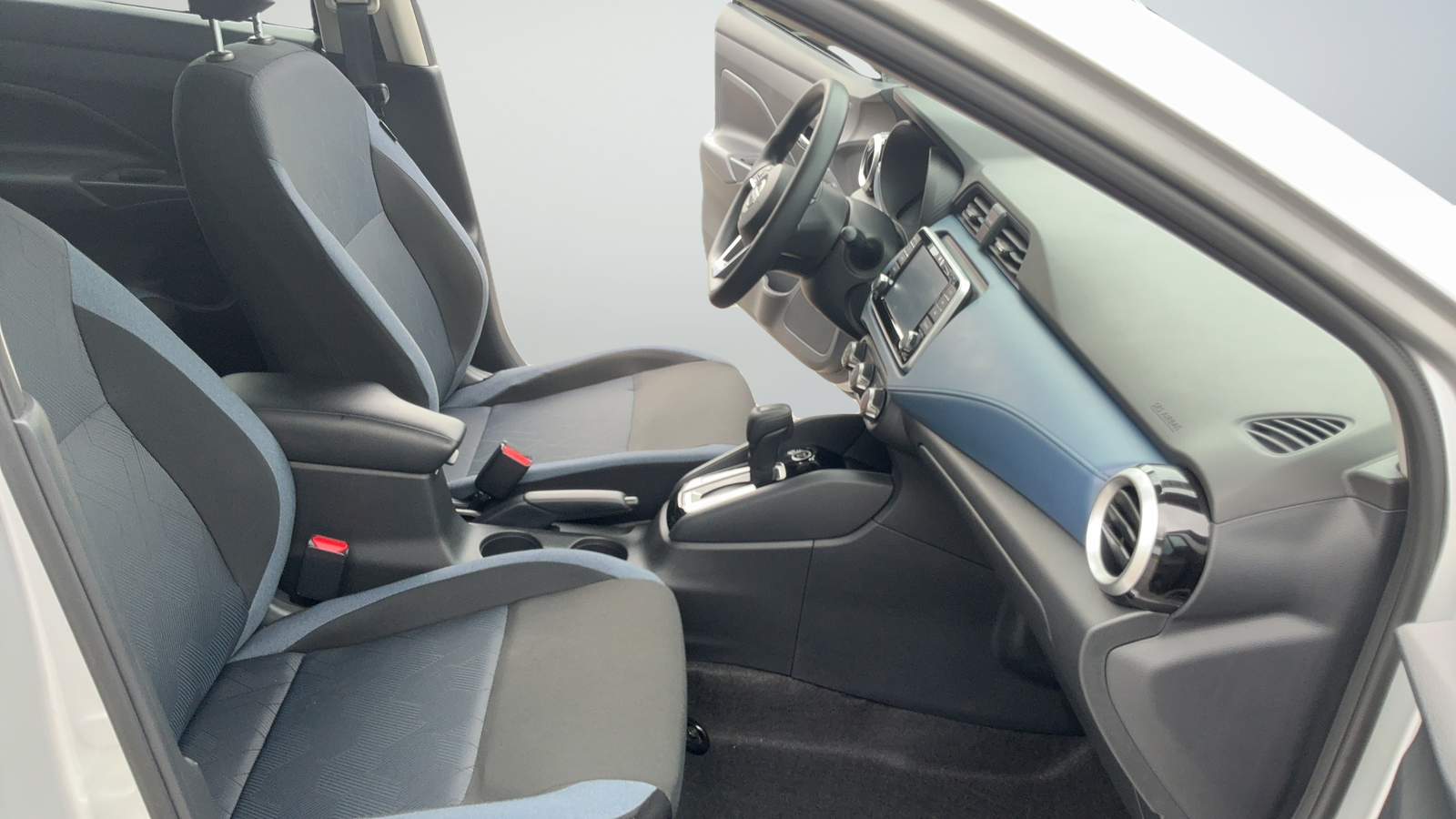 Certified Used 2025 Silver Nissan 1.6 SV image 41