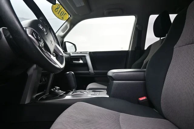 Used 2018 White Toyota SR5 image 16