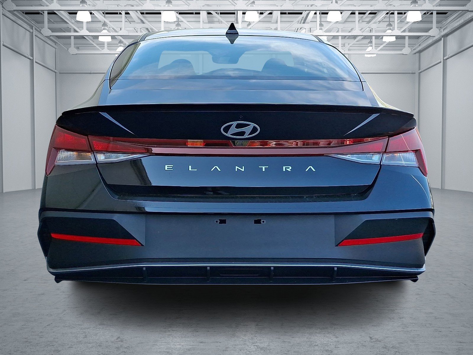 Used 2025 Abyss Black Hyundai SEL Sport image 4