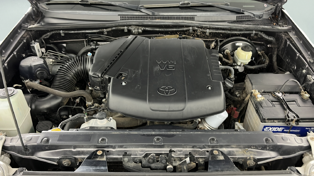 Used 2015 Gray Toyota Base image 31